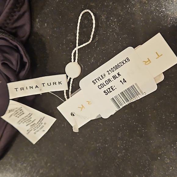 💕TRINA TURK💕 Monaco Solids Off The Shoulder Bandeau Bikini Top ~ Black 14 NWT - Picture 8 of 12